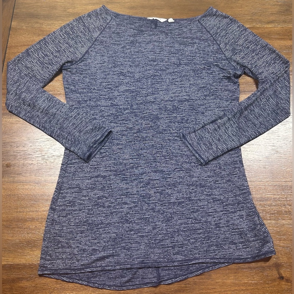 Athleta Size M Tall Pose Knit Long Sleeve Round Neck Marled Grey Top